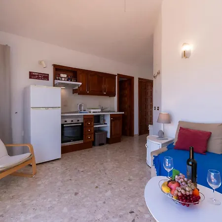 Pebble 1 - One Bed Apartment *